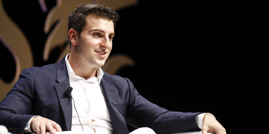 Le azioni di Airbnb scendono dopo che la società ha registrato un aumento delle entrate del 300%, ma avverte del delta