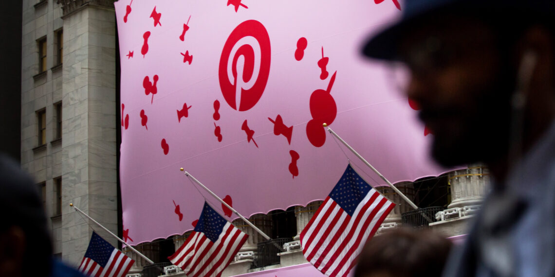 Le azioni di Pinterest hanno chiuso a oltre il 18% dopo che la società ha segnalato un calo degli utenti