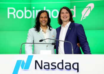 Le entrate di Robinhood sono raddoppiate nell'ultimo trimestre, ma l'inventario scende dell'8% dopo che l'app avverte che il trading sta rallentando