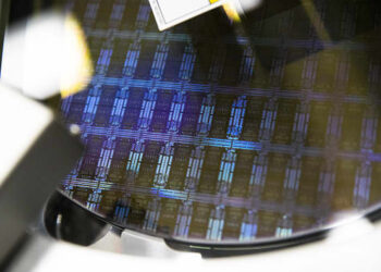 Le preoccupazioni per la sicurezza sulla carenza di chip stanno spingendo i governi ad agire, afferma Moody's