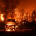 L'incendio distrugge l'isola di Evia il sesto giorno degli incendi boschivi greci
