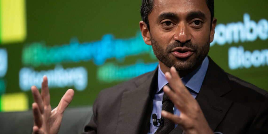 L'investitore miliardario Chamath Palihapitiya sostiene la compagnia assicurativa britannica nel passaggio dai droni alle auto