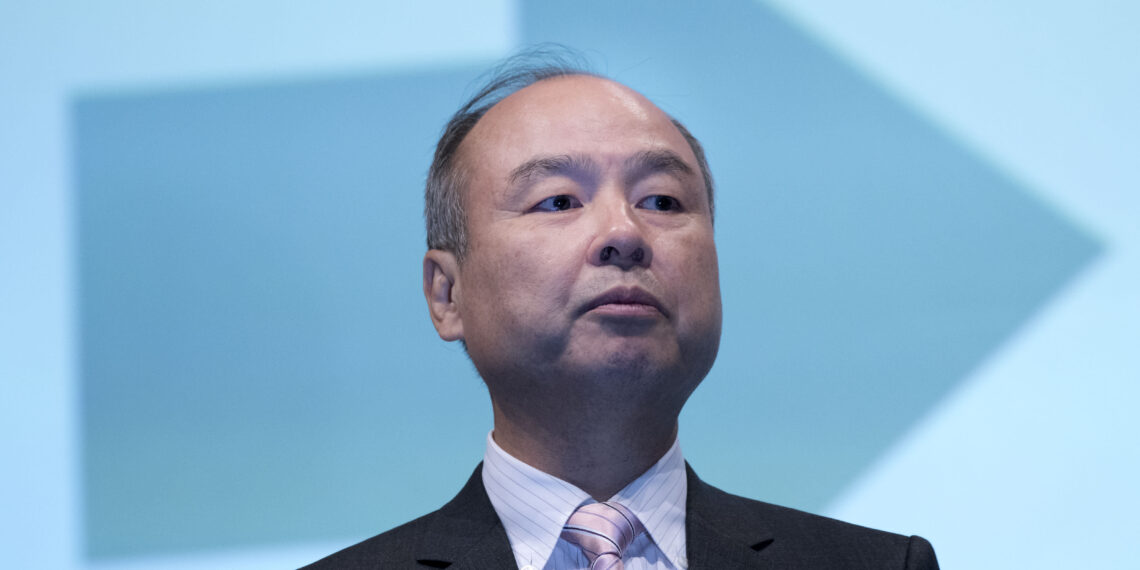 L'unità SoftBank dietro scommesse rischiose da un miliardo di dollari sulla tecnologia elimina le azioni di Microsoft, Facebook, Alphabet e Netflix