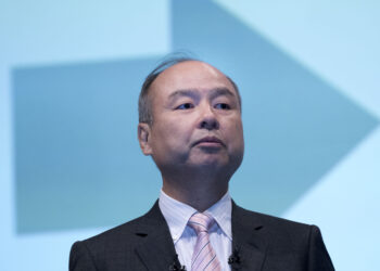 L'unità SoftBank dietro scommesse rischiose da un miliardo di dollari sulla tecnologia elimina le azioni di Microsoft, Facebook, Alphabet e Netflix