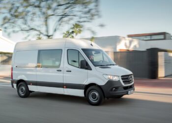 Mercedes-Benz Sprinter 2018-2020 revocato con rischio luce freno difettosa