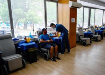 Notizie false e sfiducia lasciano indietro la Bulgaria nella corsa al jab di Covid-19