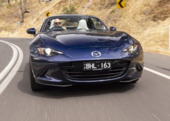 Velocità della luce: le auto performanti a basso costo con la maggior potenza per chilogrammo - per dollaro