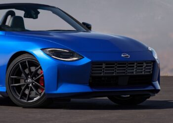 2022 Nissan Z Roadster immaginata