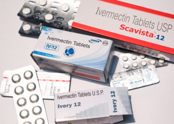Amazon promuove farmaci anti-vermi falsamente pubblicizzati come trattamento per Covid