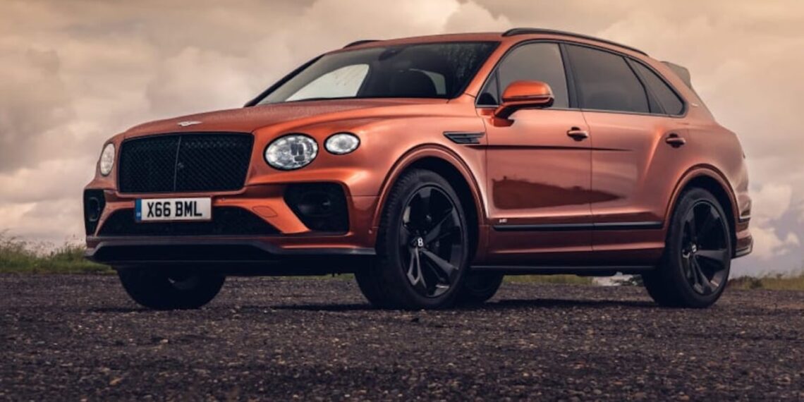 Bentley Bentayga 2021 si è ripresa con un errore del software
