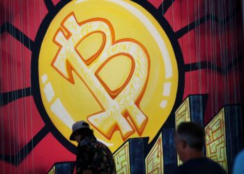 Bitcoin scende di quasi il 10% quando El Salvador lo adotta come moneta a corso legale