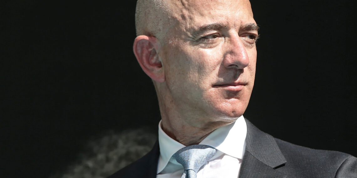Blue Origin di Jeff Bezos è un luogo di lavoro "tossico", affermano alcuni dipendenti attuali ed ex durante una prova