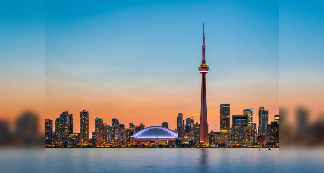 Gli indiani hanno l'autorizzazione a viaggiare in Canada attraverso un paese terzo