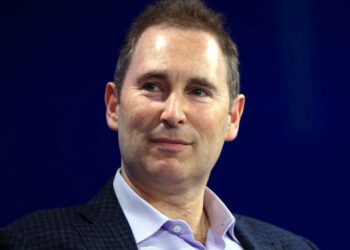 Il CEO di Amazon Andy Jassy afferma di essere preoccupato che il Congresso non aumenti il ​​tetto del debito