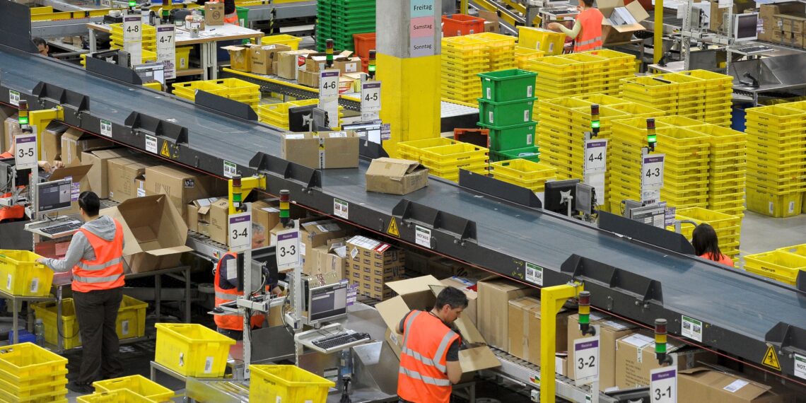 Il Senato della California approva il disegno di legge che mira alle pratiche di lavoro di Amazon