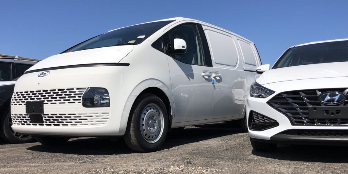 Il carico Hyundai Staria del 2022 parte da $ 45.240, ora negli showroom - AGGIORNAMENTO