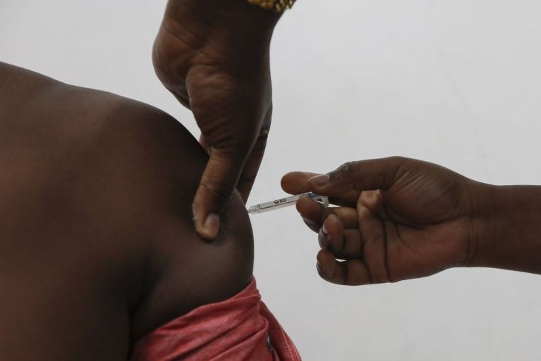 L'OMS cerca vaccini Covid-19 per le nazioni povere, "non promesse vuote"