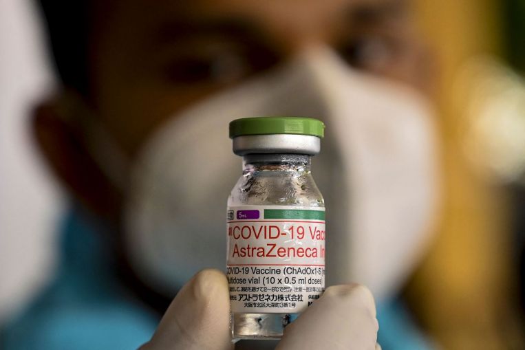L'UE elenca il disturbo nervoso raro come possibile effetto collaterale del vaccino AstraZeneca Covid-19