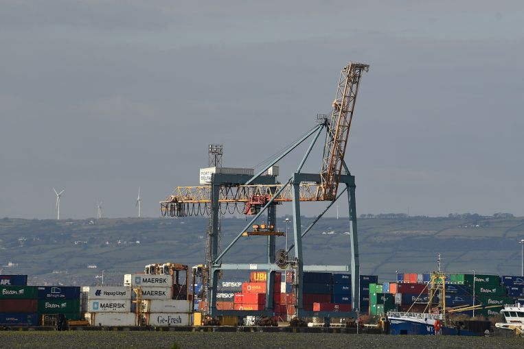 L'UE esclude la rinegoziazione delle regole commerciali post-Brexit dell'Irlanda del Nord