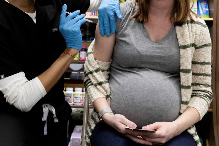 La Germania raccomanda vaccini Covid-19 per le donne in gravidanza