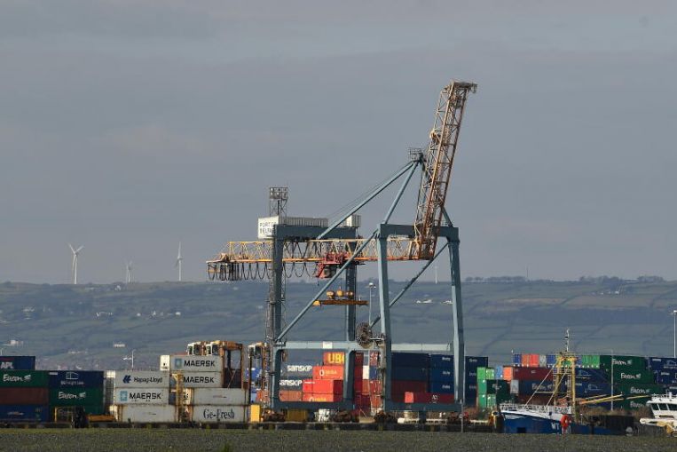 La Gran Bretagna estende il periodo di grazia per l'accordo commerciale con l'Irlanda del Nord