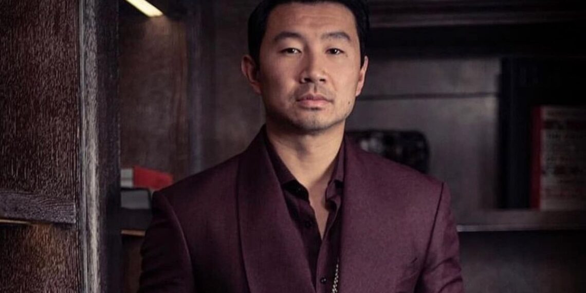 La clip della sessione di allenamento dei BTS della star di Shang-Chi Simu Liu ti entusiasmerà per tutta la settimana.