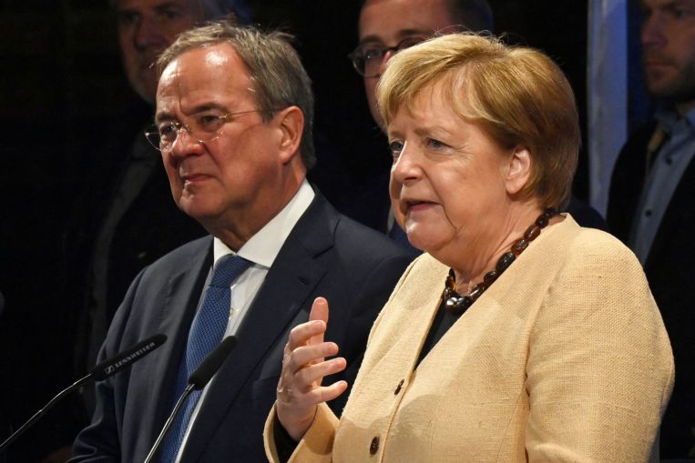 La tedesca Merkel saluta Stralsund, il suo collegio elettorale di lunga data