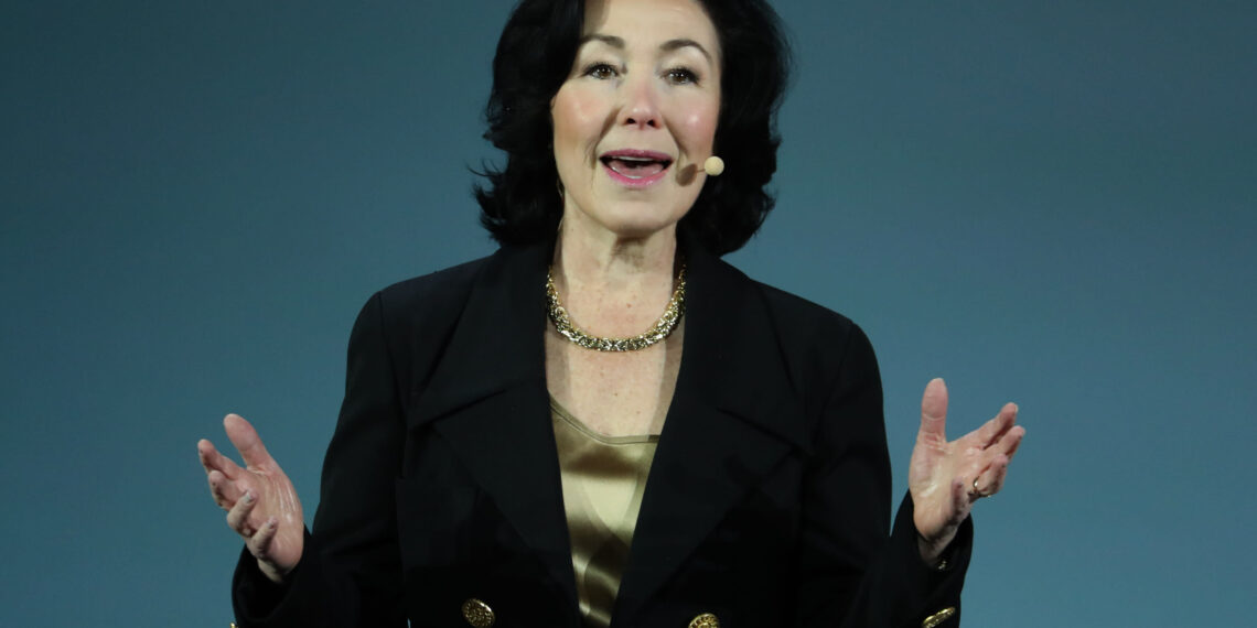 Oracle è a corto di entrate poiché aumenta gli investimenti nel cloud