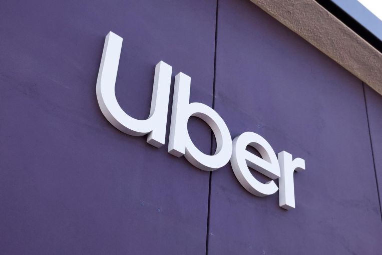Uber condannato a risarcire i tassisti tradizionali in Francia