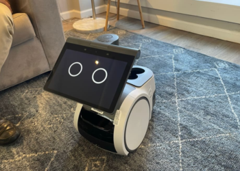 Amazon ha appena presentato il suo primo robot domestico.  Ecco com'è usarlo
