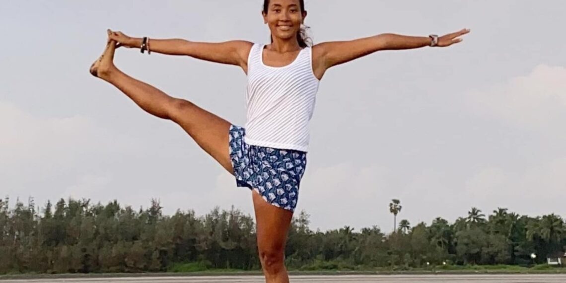 Ankita Konwar Aces Utthita Hasta Padangusthasana con facilità e siamo ispirati | Salute
