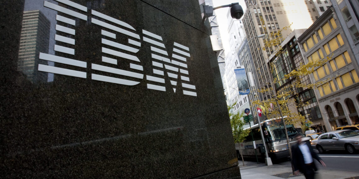 IBM afferma che tutti i dipendenti statunitensi devono essere vaccinati entro l'8 dicembre o devono affrontare una sospensione non pagata