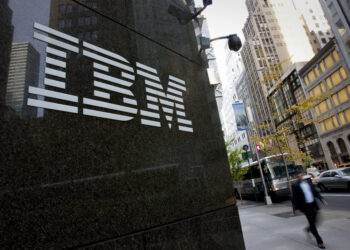 IBM afferma che tutti i dipendenti statunitensi devono essere vaccinati entro l'8 dicembre o devono affrontare una sospensione non pagata