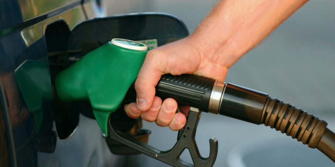 Il carburante raggiunge $ 2,00 al litro in Australia