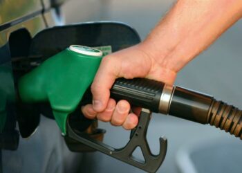 Il carburante raggiunge $ 2,00 al litro in Australia