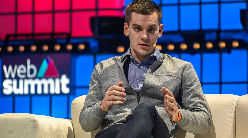 Il presidente dell'Estonia afferma che la mancanza di "condizioni speciali" per i giganti della tecnologia ha permesso alle start-up locali di prosperare