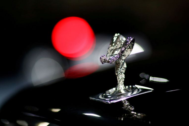 Rolls Royce annuncia un'auto completamente elettrica per la fine del 2023