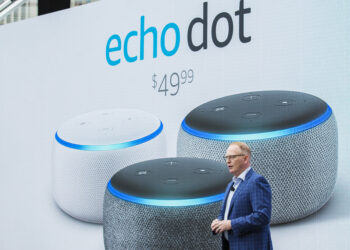 Secondo quanto riferito, Amazon sta sviluppando un eco montato a parete, una soundbar e una tecnologia automobilistica aggiornata