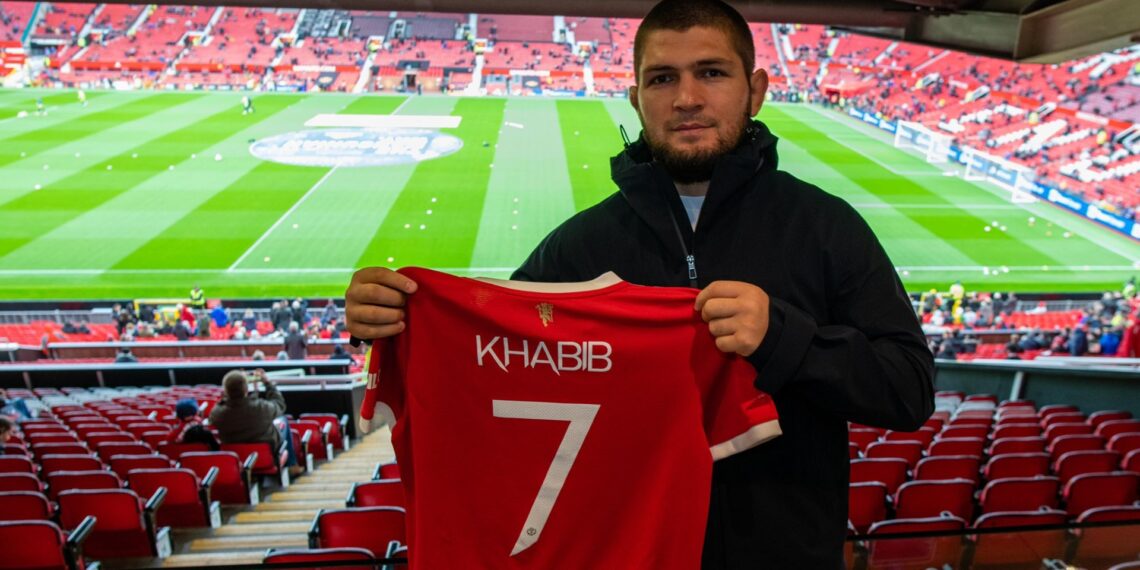 Un confronto con Ronaldo e una chiacchierata con Ferguson - Visita Inside Khabib's Man Utd