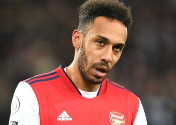Perché Aubameyang dell'Arsenal è stato privato della fascia da capitano di Mikel Arteta