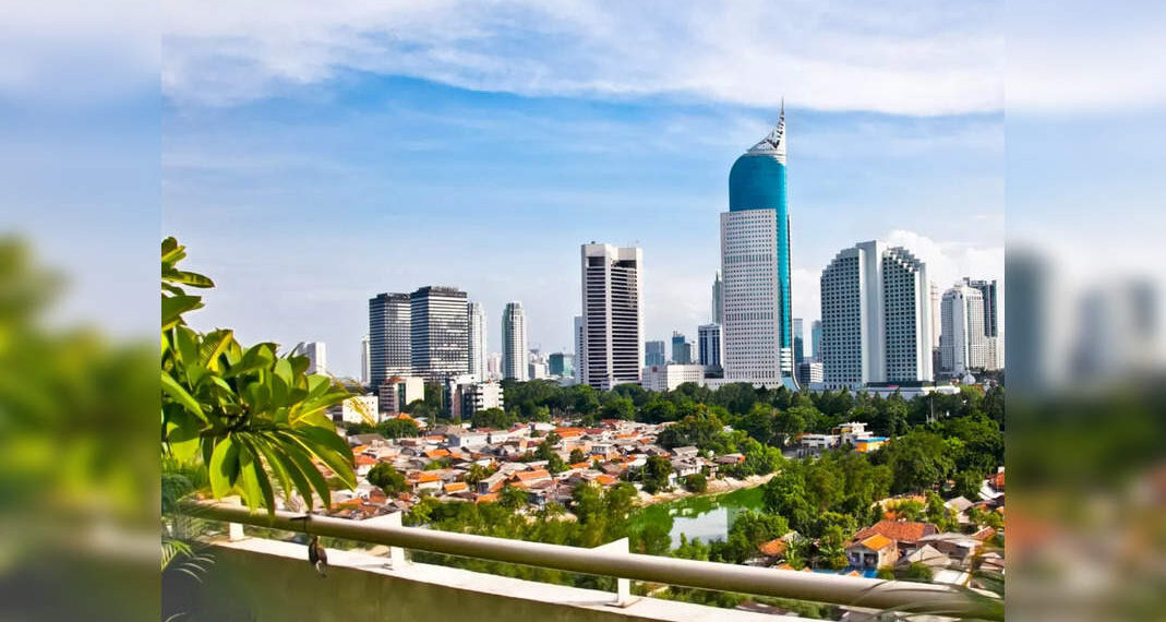 L'Indonesia vieta temporaneamente gli arrivi stranieri all'aeroporto di Giacarta dopo l'aumento dei casi di COVID