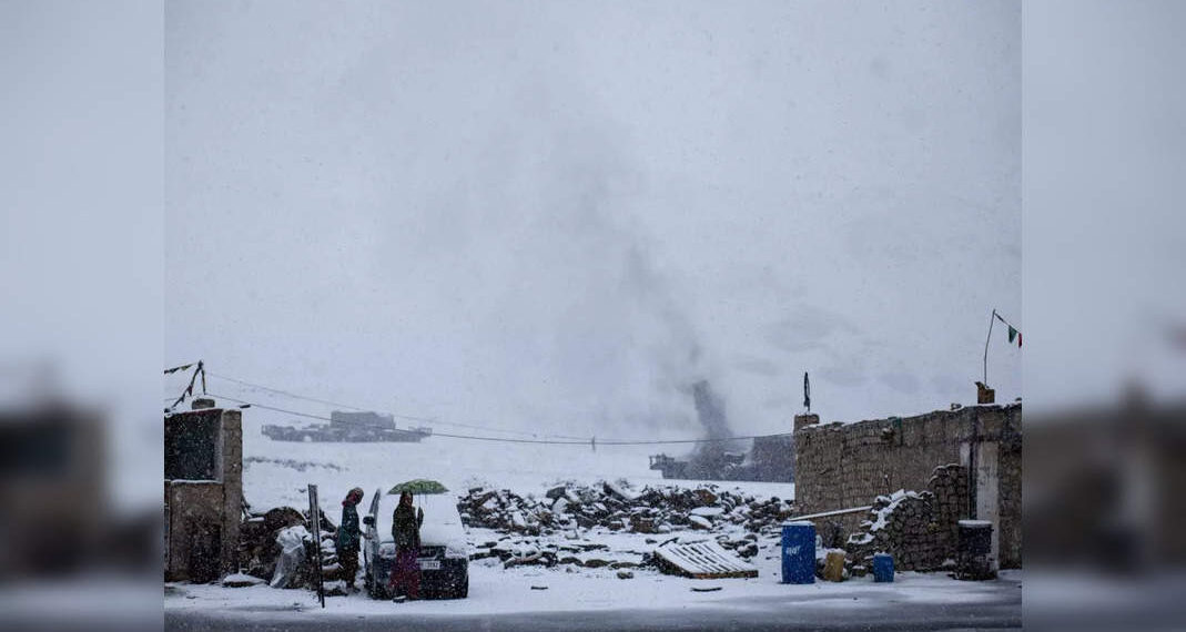 Srinagar - Leh Highway chiusa a causa di nevicate e condizioni meteorologiche avverse