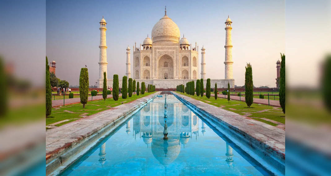 Taj Mahal sperimenta più di 2 lakh di passi nell'ultimo giorno di Urs di Shah Jahan