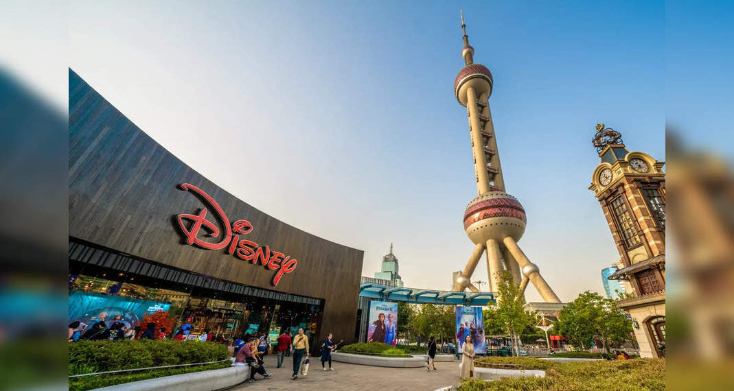 COVID-19 in Cina: Shanghai Disneyland chiude in mezzo all'onda Omicron