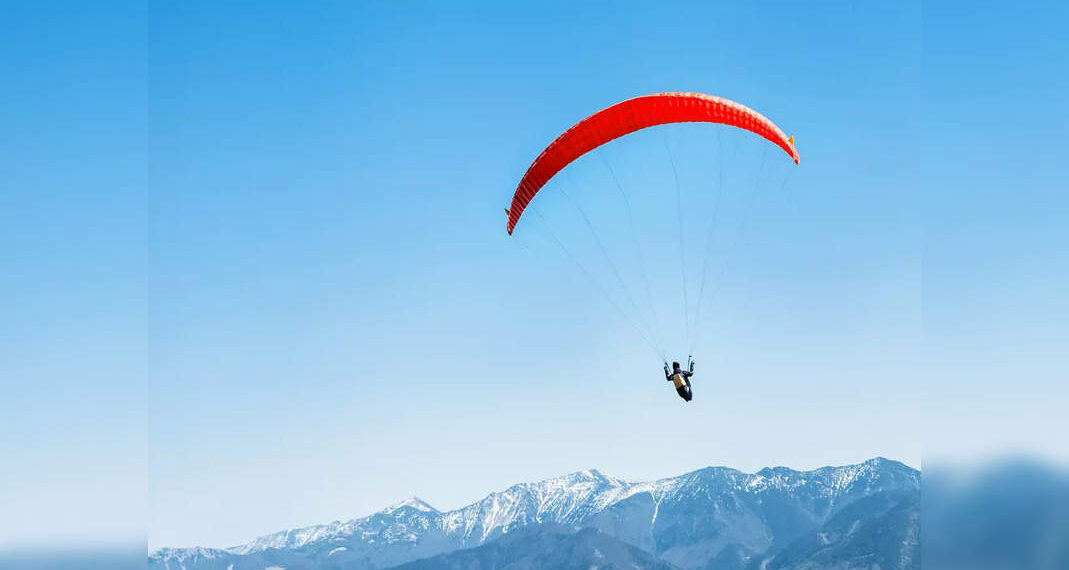 Visita Astanmarg, la nuova destinazione per il parapendio avventuroso di Srinagar