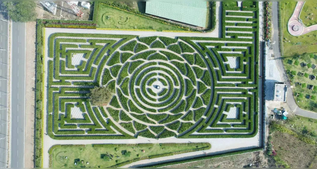La Statua dell'Unità ottiene tre nuove attrazioni turistiche, il Giardino del Labirinto, la Foresta di Miyawaki e la Casa galleggiante di Ekta