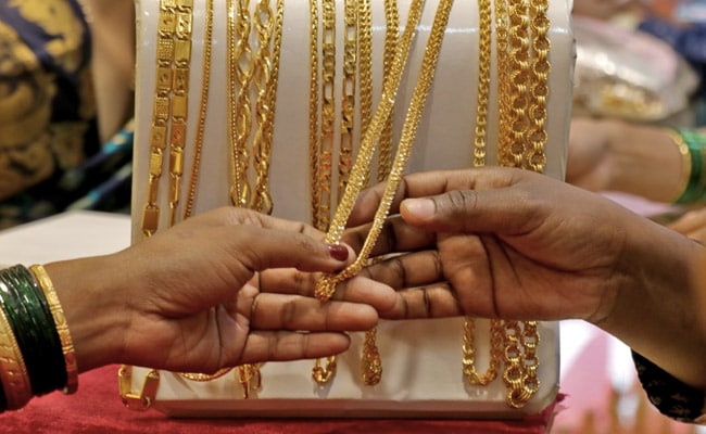 Physical Gold vs Gold Companies: Which Is A Better Investment Option In The Long Run?
