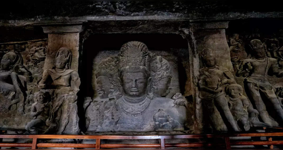 Scopri il patrimonio di arte, cultura e scultura all'Elephanta Festival di Mumbai