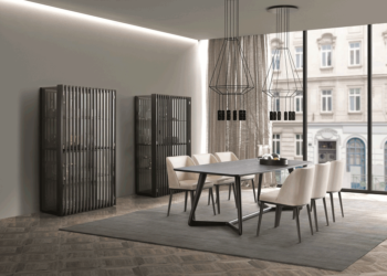 Come arredare il soggiorno con credenze e vetrine in stile moderno?