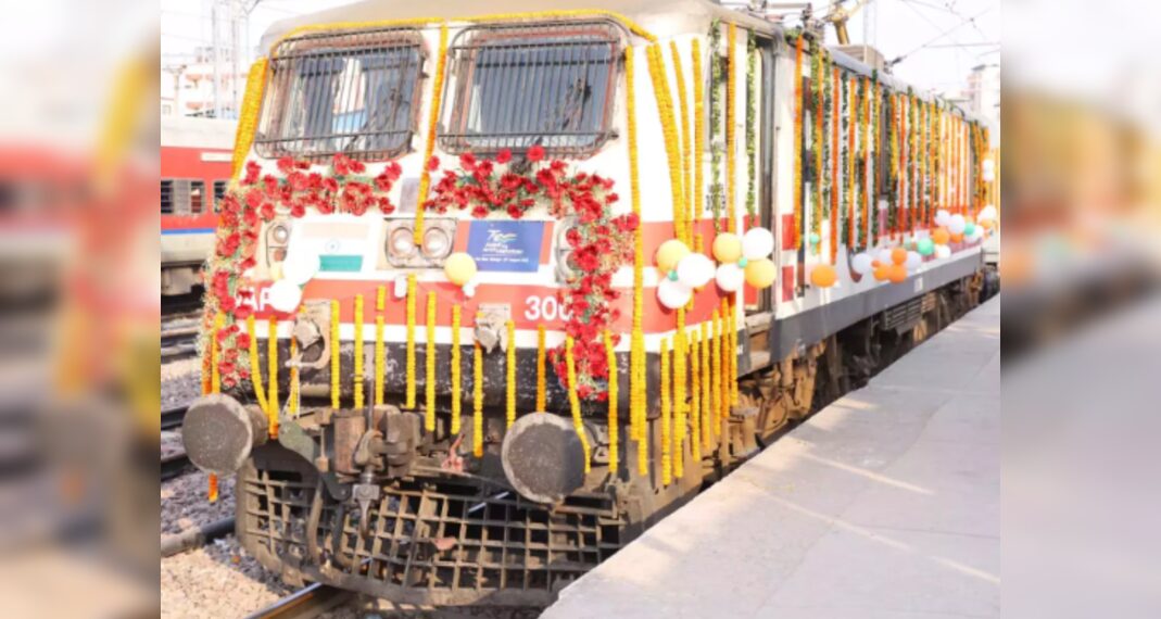 Il treno turistico Garvi Gujarat è partito da Delhi;  Altri 10 saranno rilasciati presto